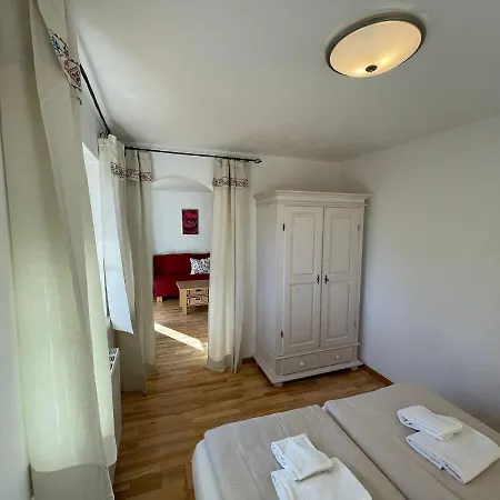 莫妮卡公寓酒店 *